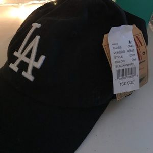 La hat brand new never worn! Tags!